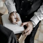 La Fundación «la Caixa” lanza la 13ª convocatoria del concurso de Relatos Escritos por Personas Mayores