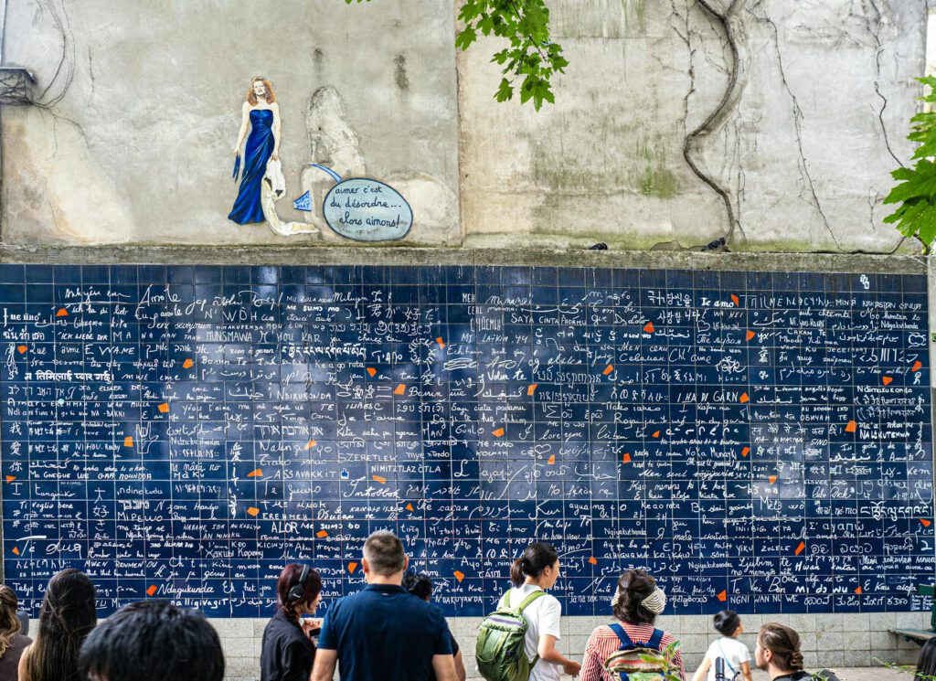the wall of love in paris artsy street scene